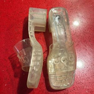 *SOLD* EUC GUCCI RUBBER SLIDES
